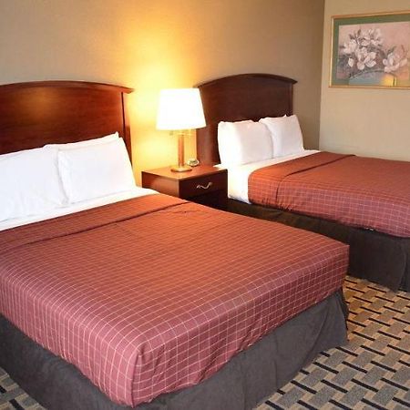 Shorecrest Motor Inn Detroit Bagian luar foto