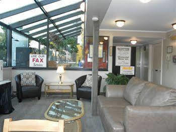 Shorecrest Motor Inn Detroit Bagian luar foto