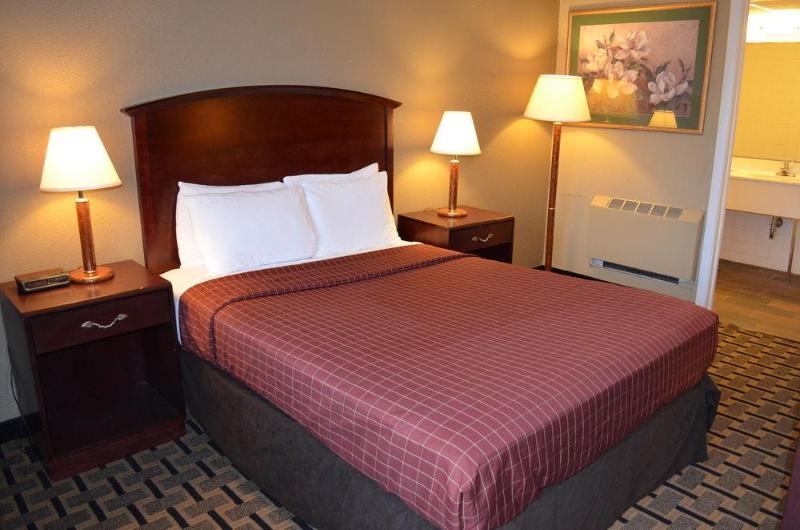 Shorecrest Motor Inn Detroit Bagian luar foto